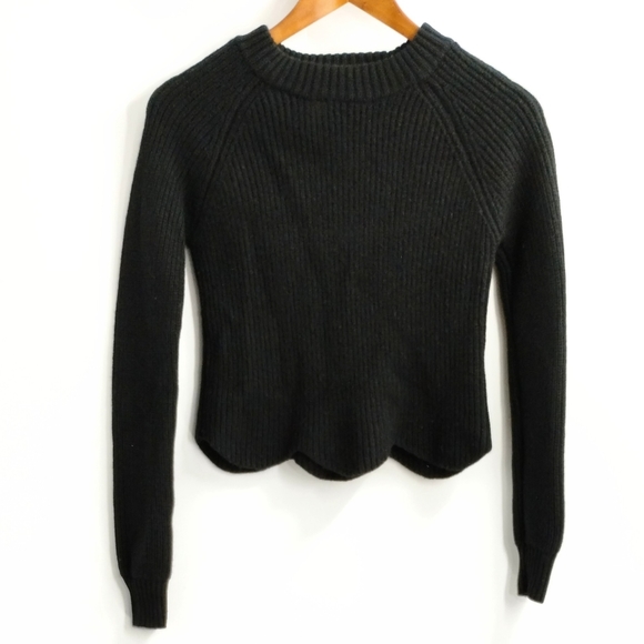 Aritzia WILFRED Sardou Scallop Hem Crop Sweater‎ - Picture 2 of 12
